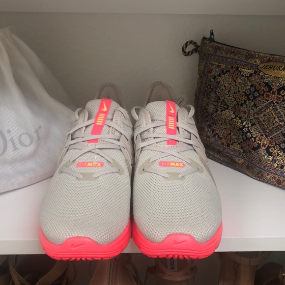 Brand new Air Max Sequent 3 - Picture 3 of 3